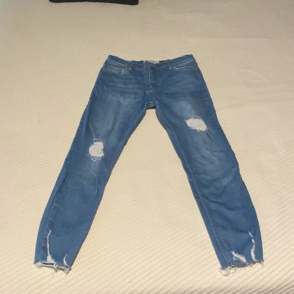 NWOT Free People Distressed Skinny Ankle Jean - Picture 9 of 10